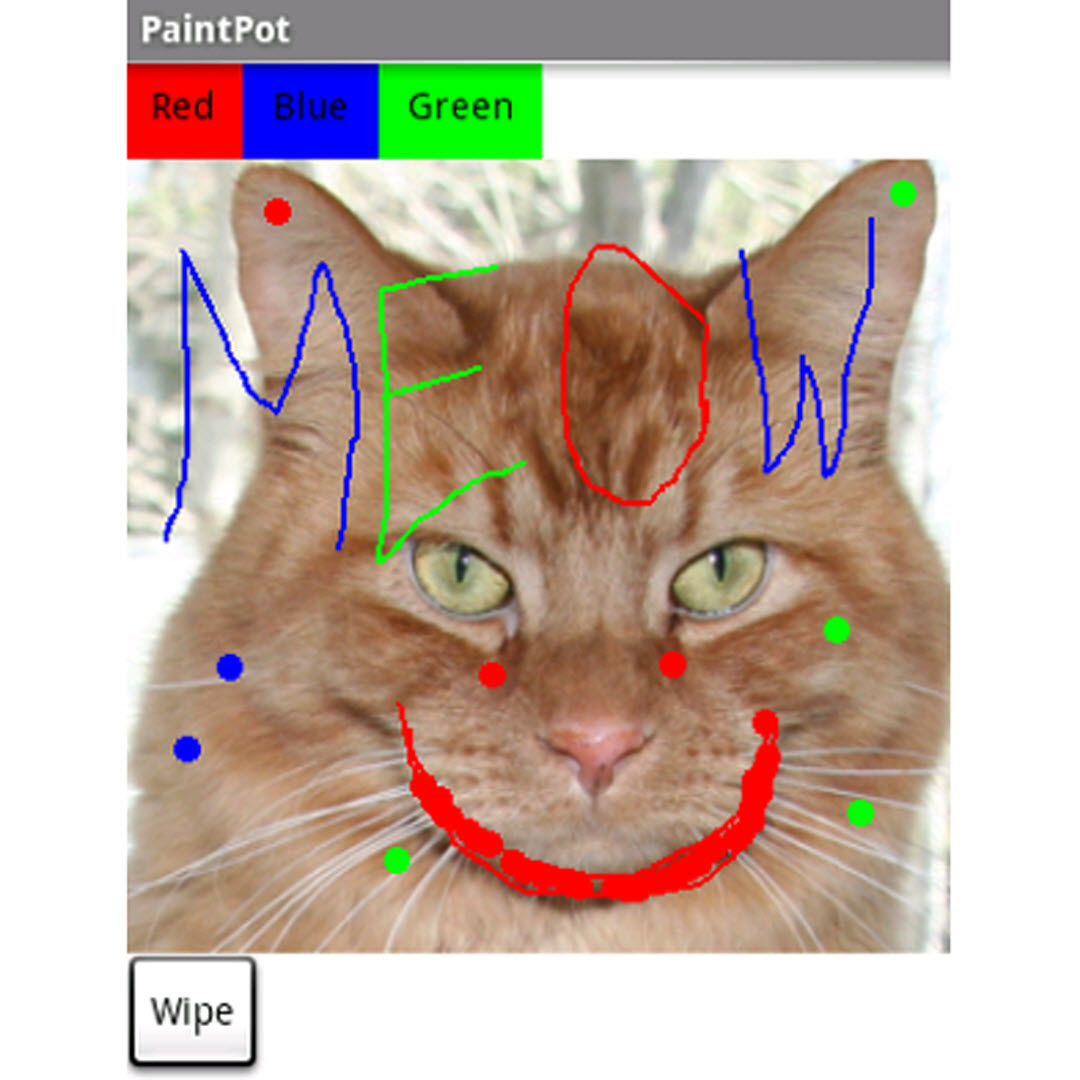 Foto: zwei Mädchen zeigen stolz ihre selbstprogrammierte
                        App, mit der sie Fotos bemalen können